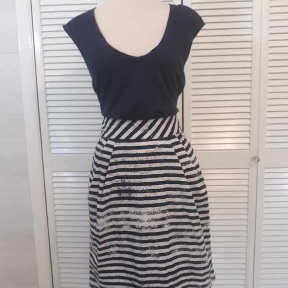 Anthropologie Dresses & Skirts - Anthro little yellow button dress sz small *D7